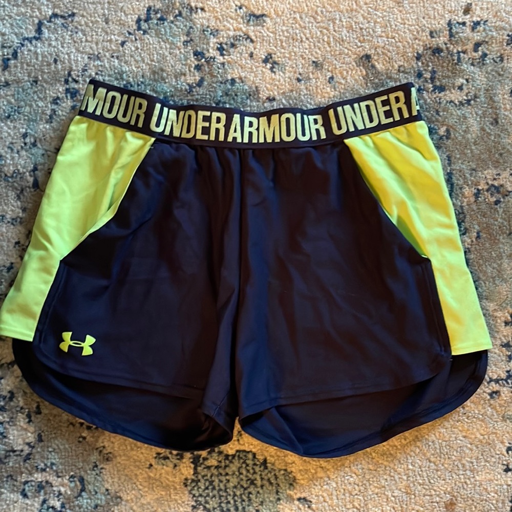 Small Underarmour gym shorts
